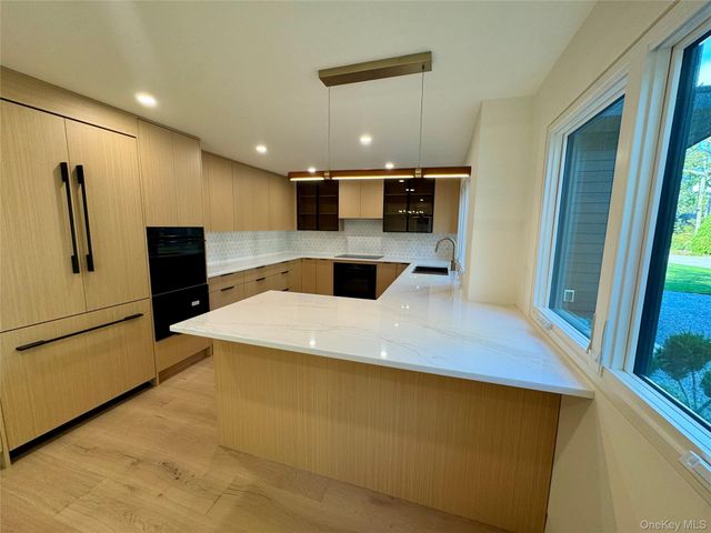 17 Heather Drive, Remsenburg, NY 11960