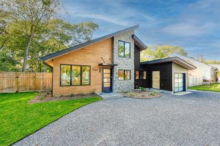 17 Heather Drive, Remsenburg, NY 11960