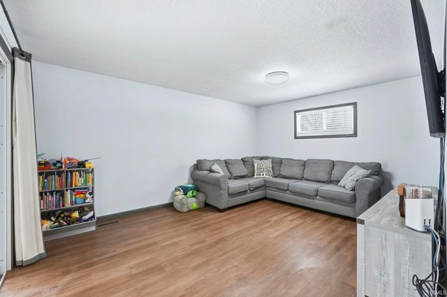 820 Pinetree Drive, Fort Wayne, IN 46819