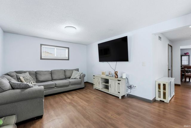 820 Pinetree Drive, Fort Wayne, IN 46819