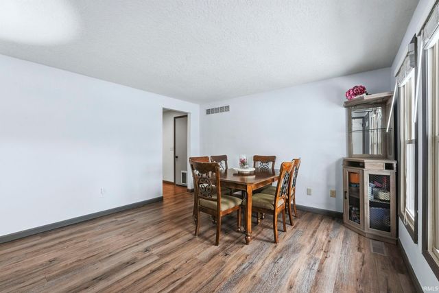 820 Pinetree Drive, Fort Wayne, IN 46819