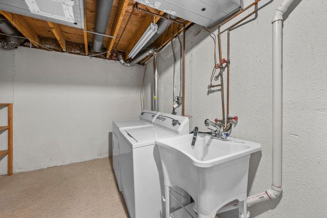 5353 Wright Way W, West Bloomfield, MI 48322