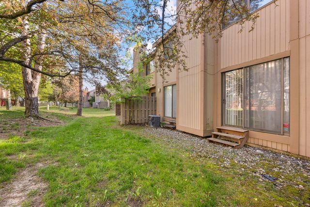 5353 Wright Way W, West Bloomfield, MI 48322