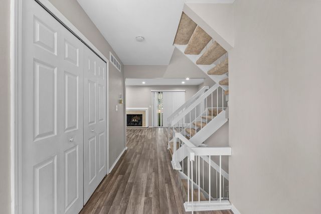 5353 Wright Way W, West Bloomfield, MI 48322