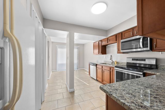 5353 Wright Way W, West Bloomfield, MI 48322