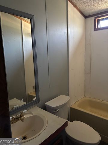 17 Lewis Drive, Lavonia, GA 30553