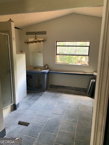 17 Lewis Drive, Lavonia, GA 30553