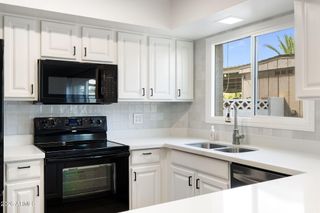 8548 E MCDONALD Drive, Scottsdale, AZ 85250