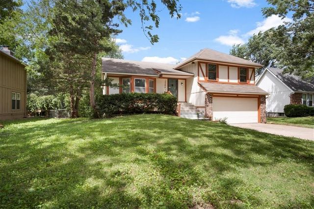 14204 S Raintree Drive, Olathe, KS 66062