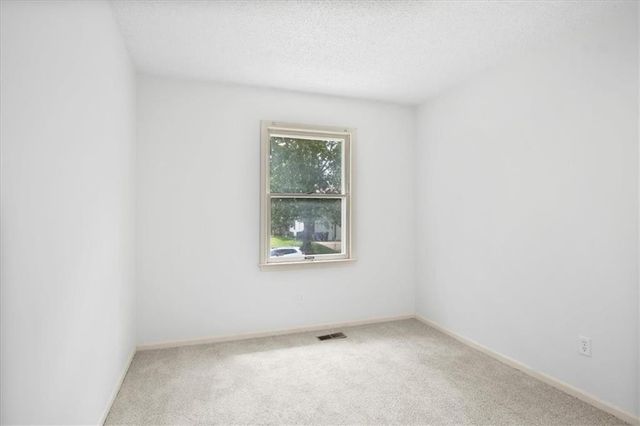 14204 S Raintree Drive, Olathe, KS 66062