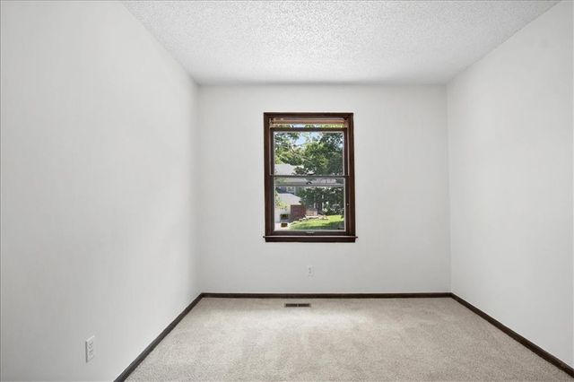 14204 S Raintree Drive, Olathe, KS 66062