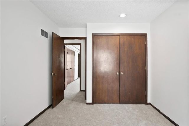 14204 S Raintree Drive, Olathe, KS 66062