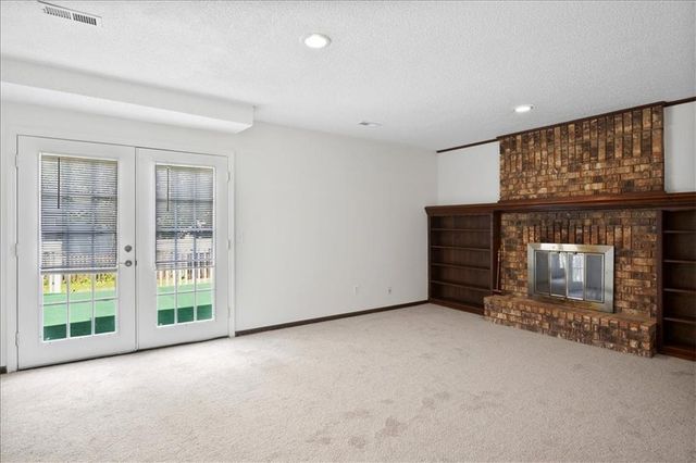 14204 S Raintree Drive, Olathe, KS 66062
