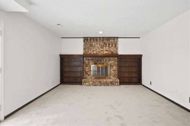 14204 S Raintree Drive, Olathe, KS 66062
