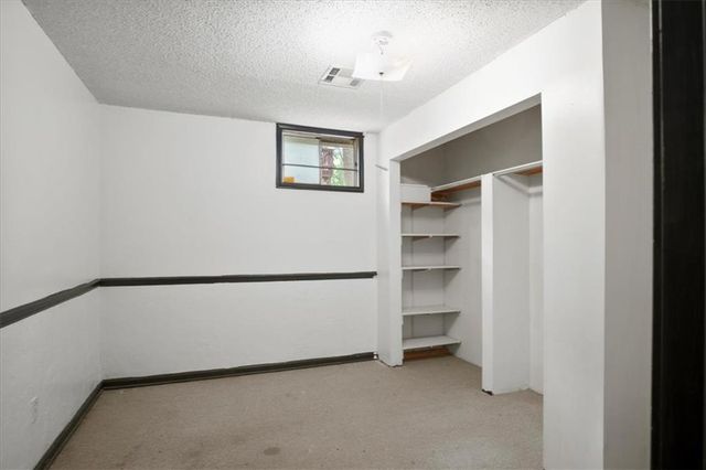 14204 S Raintree Drive, Olathe, KS 66062