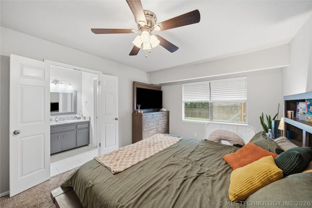 112 N Chestnut Avenue, Broken Arrow, OK 74012