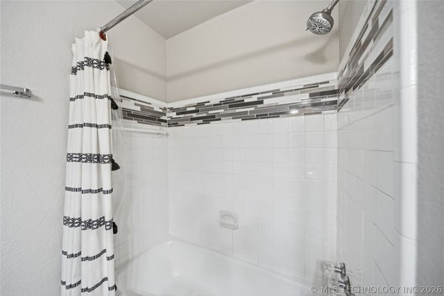 112 N Chestnut Avenue, Broken Arrow, OK 74012