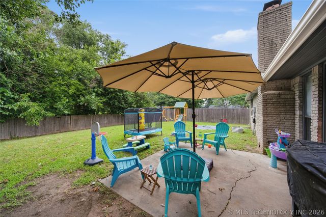 112 N Chestnut Avenue, Broken Arrow, OK 74012