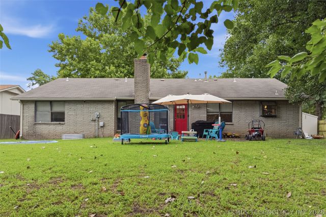 112 N Chestnut Avenue, Broken Arrow, OK 74012
