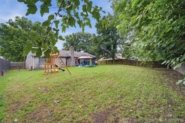 112 N Chestnut Avenue, Broken Arrow, OK 74012