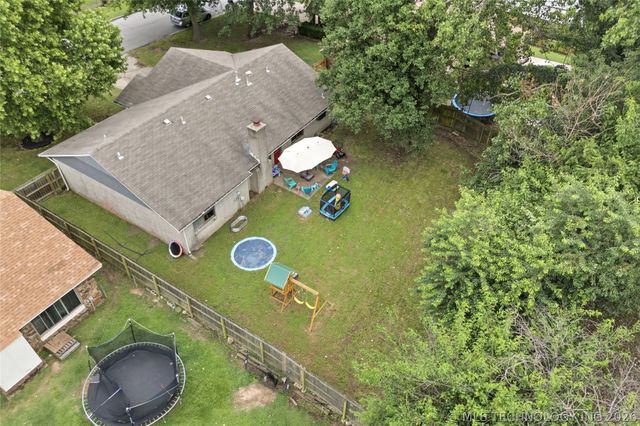 112 N Chestnut Avenue, Broken Arrow, OK 74012