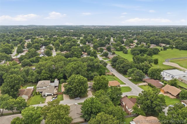 112 N Chestnut Avenue, Broken Arrow, OK 74012