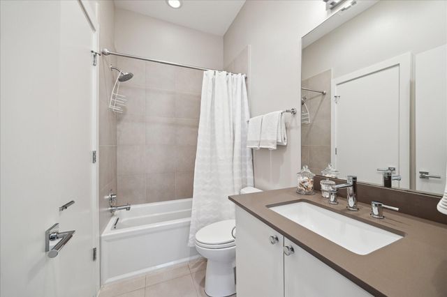 5102 Palmetto Street, Bellaire, TX 77401