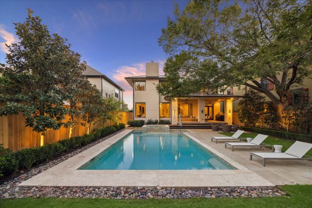 5102 Palmetto Street, Bellaire, TX 77401