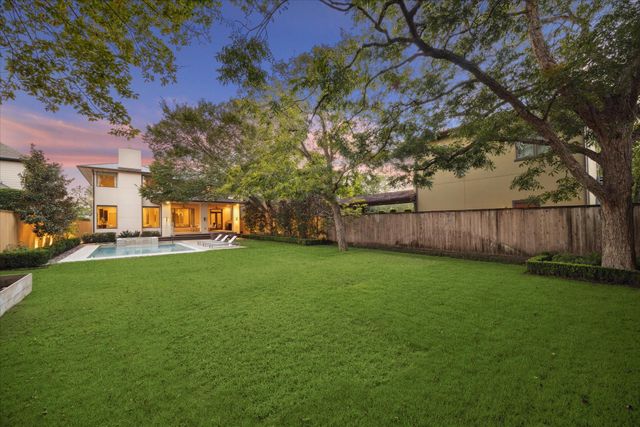 5102 Palmetto Street, Bellaire, TX 77401