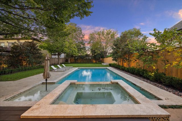 5102 Palmetto Street, Bellaire, TX 77401