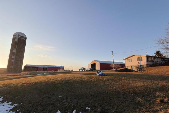 24381 N Irish Ridge Road, Boscobel, WI 53805