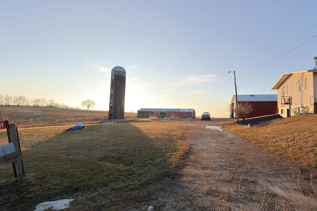 24381 N Irish Ridge Road, Boscobel, WI 53805