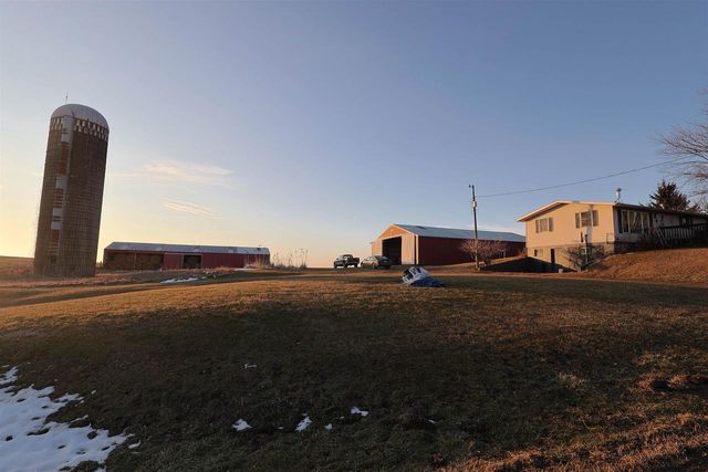 24381 N Irish Ridge Road, Boscobel, WI 53805