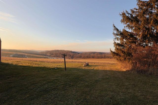 24381 N Irish Ridge Road, Boscobel, WI 53805