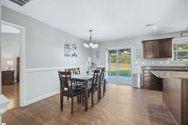 146 Gibbs Road, Wellford, SC 29385