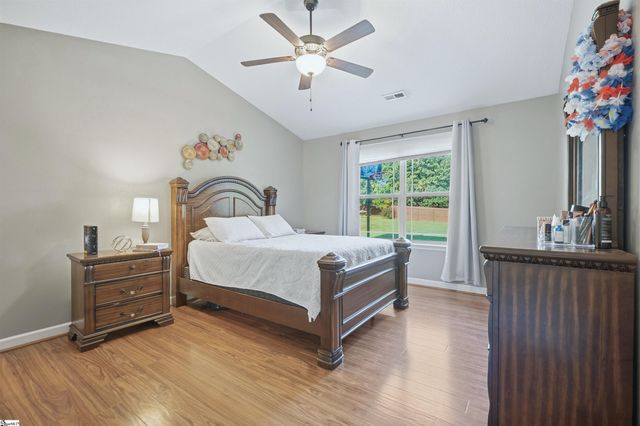 146 Gibbs Road, Wellford, SC 29385
