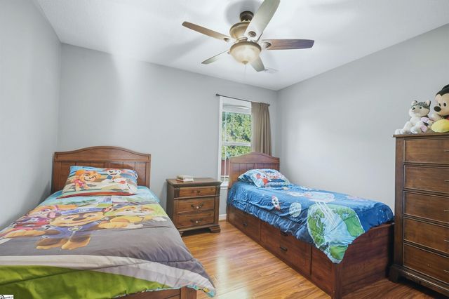 146 Gibbs Road, Wellford, SC 29385