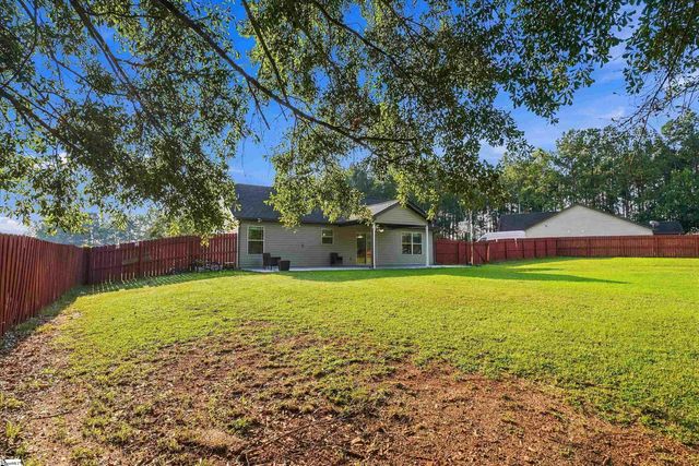 146 Gibbs Road, Wellford, SC 29385