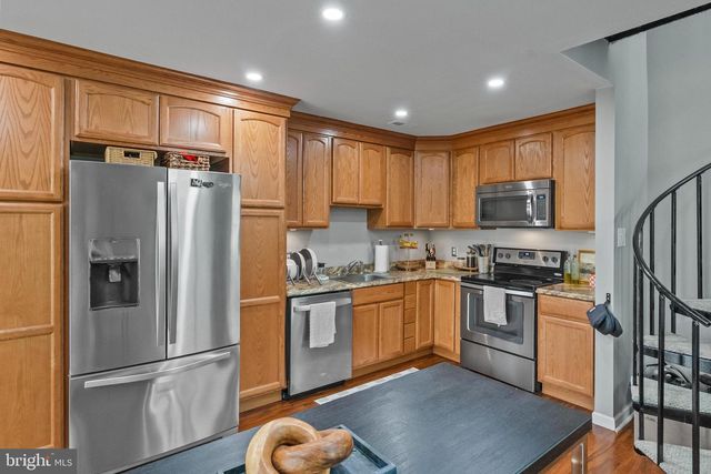 41 CHELMSFORD CT, Marlton, NJ 08053