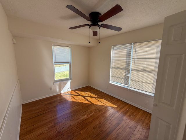 67 Mundt Street, Denison, TX 75020