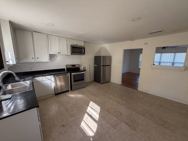 67 Mundt Street, Denison, TX 75020