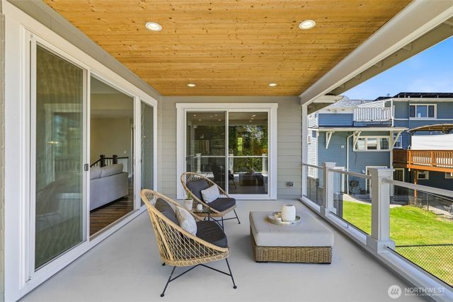 307 Puyallup Street, Steilacoom, WA 98388