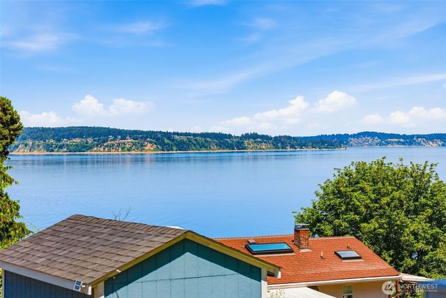 307 Puyallup Street, Steilacoom, WA 98388