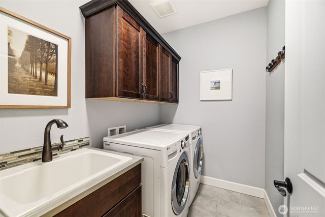 307 Puyallup Street, Steilacoom, WA 98388