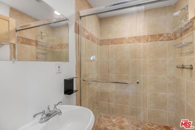 3724 Dixie Canyon Avenue, Sherman Oaks, CA 91423
