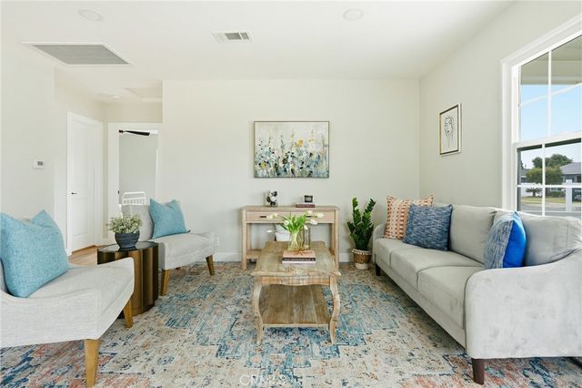 5815 E Oxholm St, Long Beach, CA 90808