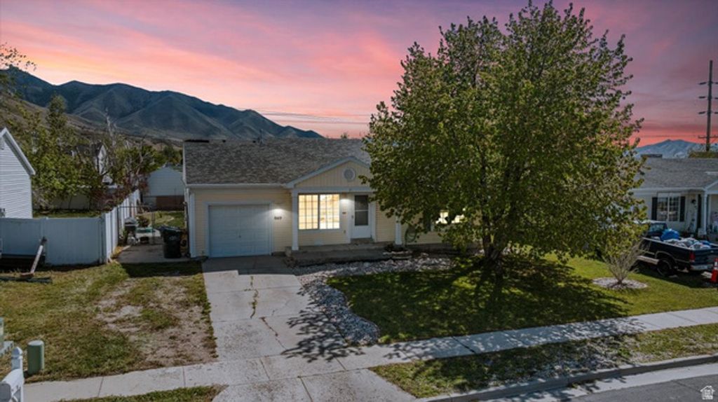 Image 28 of property listing at 869 W 880 S, Tooele, UT 84074