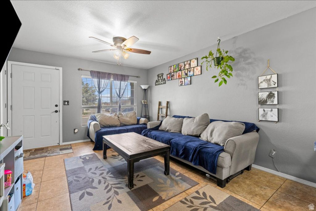 Image 7 of property listing at 869 W 880 S, Tooele, UT 84074