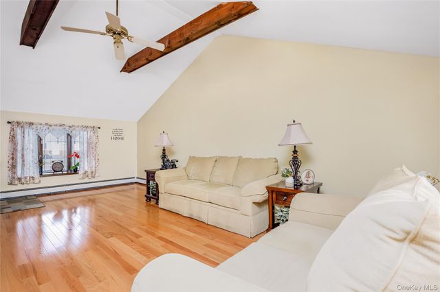 83 Kane Place, North Babylon, NY 11703