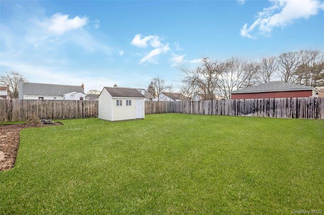 83 Kane Place, North Babylon, NY 11703